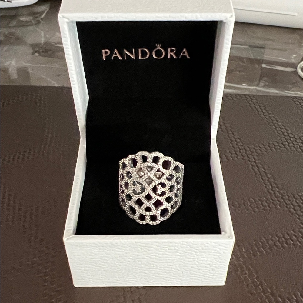 Pandora ring 7/54 shimmering Intricate lace Silver Ring